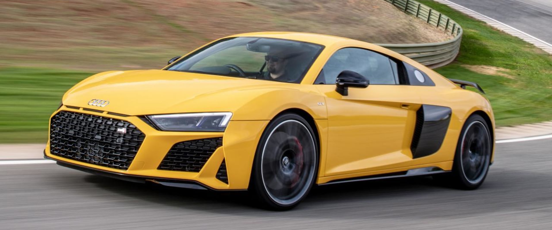 How much does it cost to replace an audi r8 windshield?